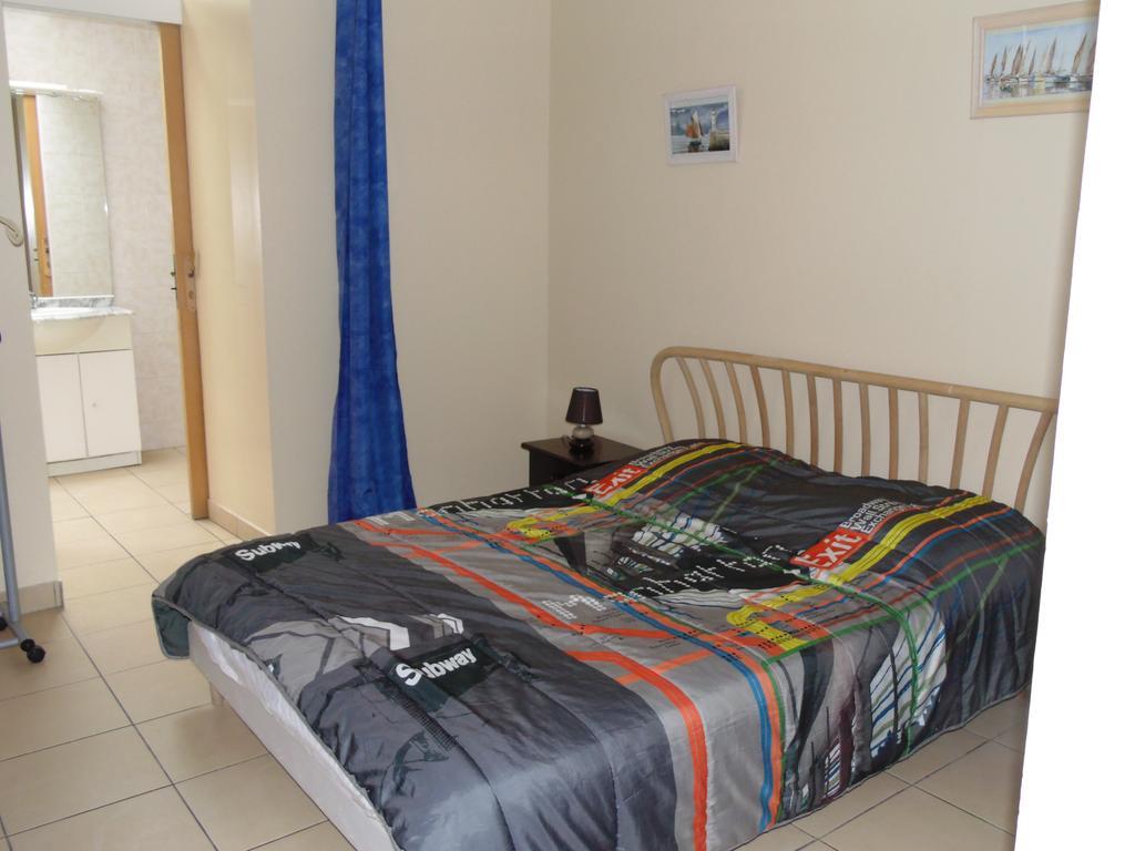 Apartamento Maison En Pierre Port-en-Bessin-Huppain Habitación foto